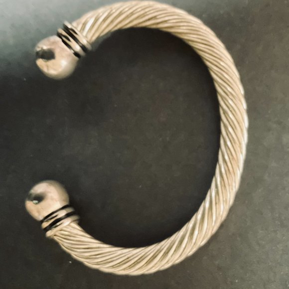 Women's Classic Cable Style Faux Bracelet EUC - Picture 6 of 6